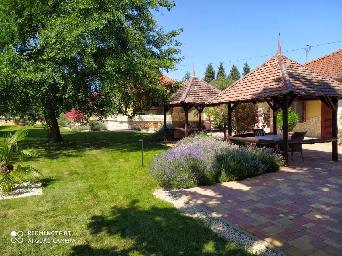 Spengler Apartman Harkány Екстериор снимка